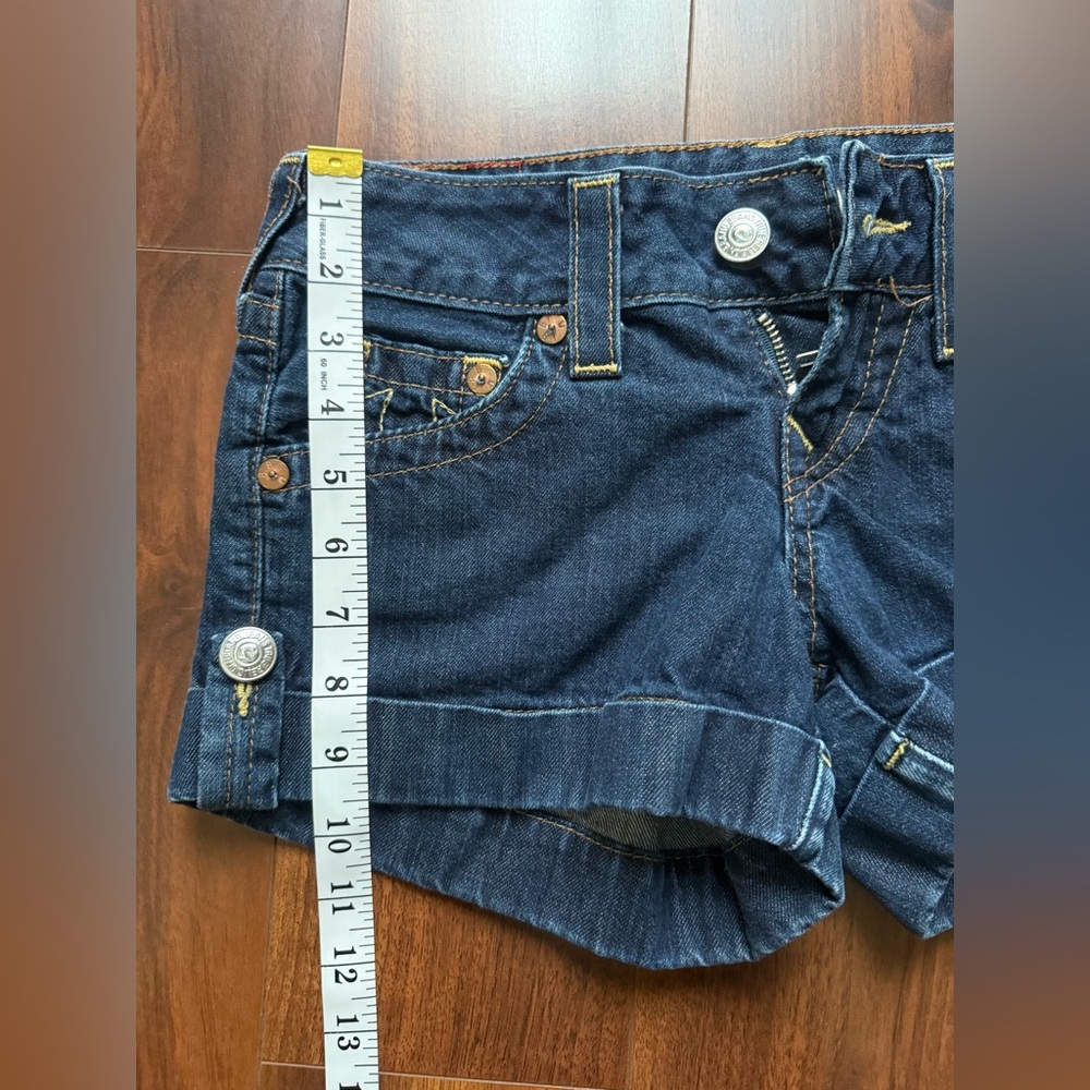 True Religion Dark Denim Shorts / Size 25 / Y2K / Worn Once! - Picture 4 of 5